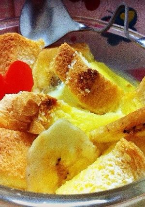 【靜靜小廚】吐司邊變麵包布丁 的食譜成品照片