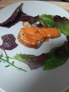 Una foto de Untable de alubias 🫘y pimientos rojos 🌶️