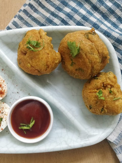 A picture of Egg pakora.