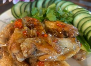 Hình của món Cánh gà chiên nước mắm.