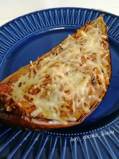 Una foto de Berenjenas rellenas con boloñesa vegetal