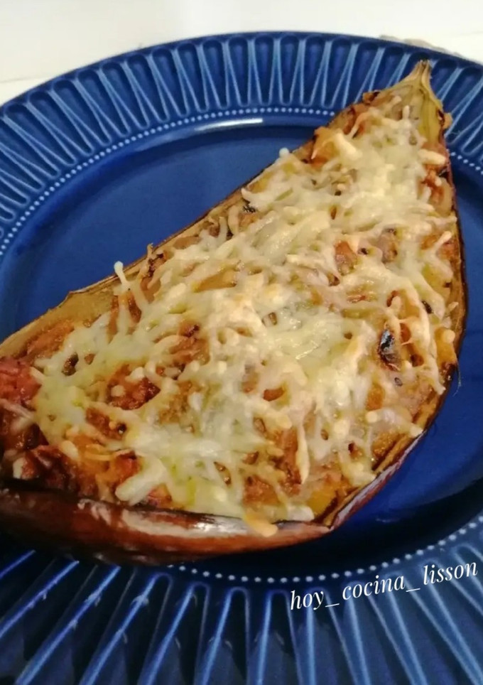 Una foto de Berenjenas rellenas con boloñesa vegetal