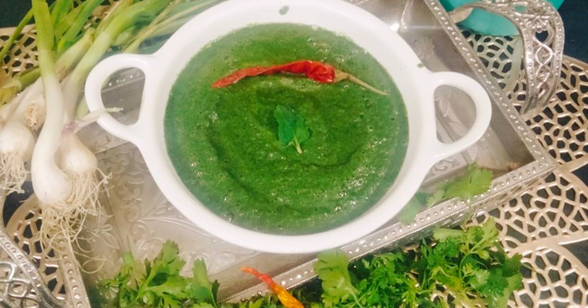 Spicy Green Garli coriander chutney (Teekhi chutney) Recipe by Jyoti