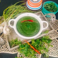 Spicy Green Garli coriander chutney (Teekhi chutney) A picture of Spicy Green Garli coriander chutney (Teekhi chutney).