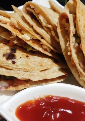 A picture of Roti Pizza Wrap.