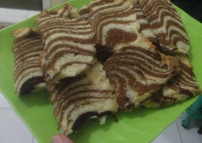 Resep Bolu Zebra  Putih Telur oleh Tiara Putri Wibowo Cookpad