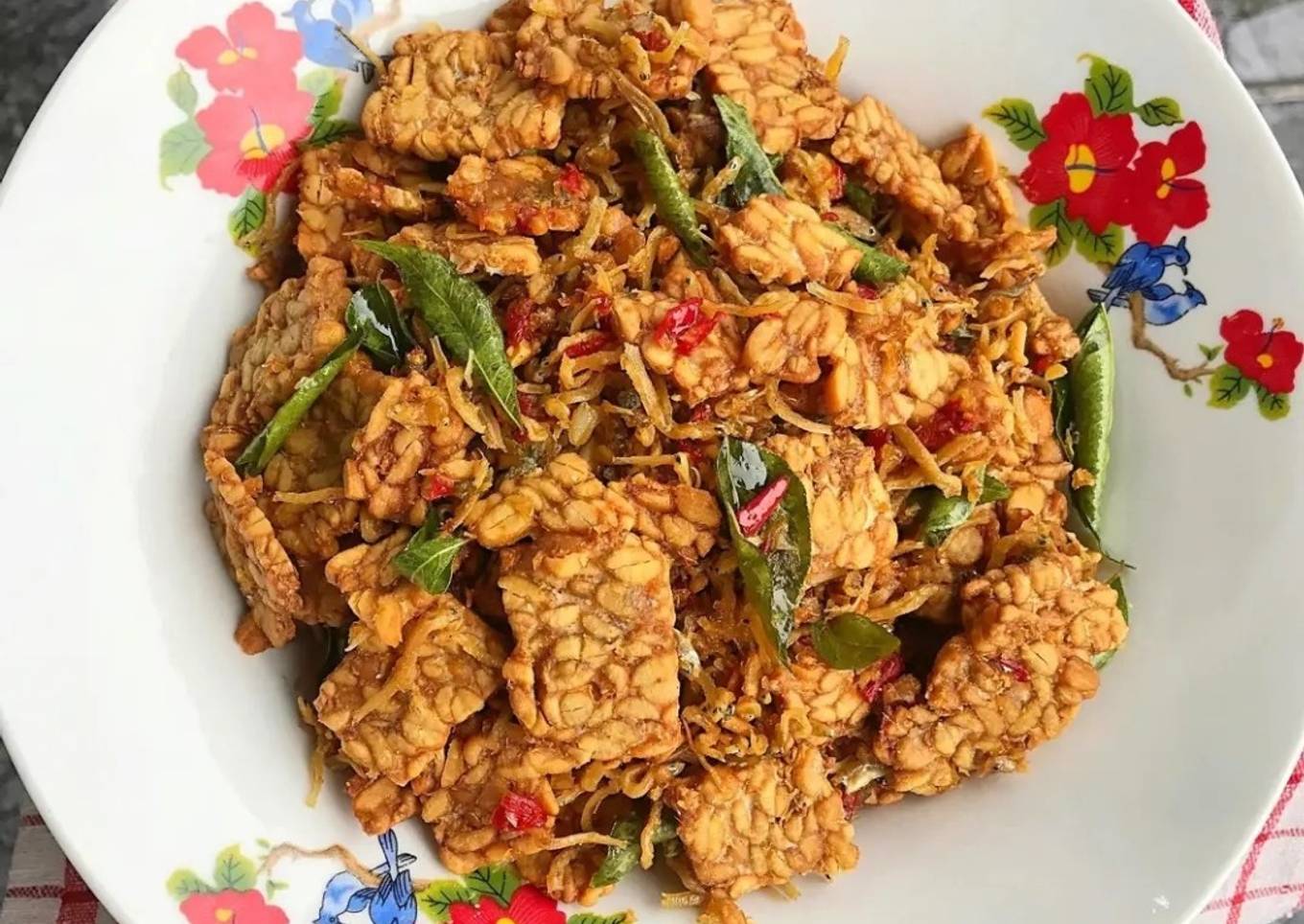 Tempe Goreng Daun Kari