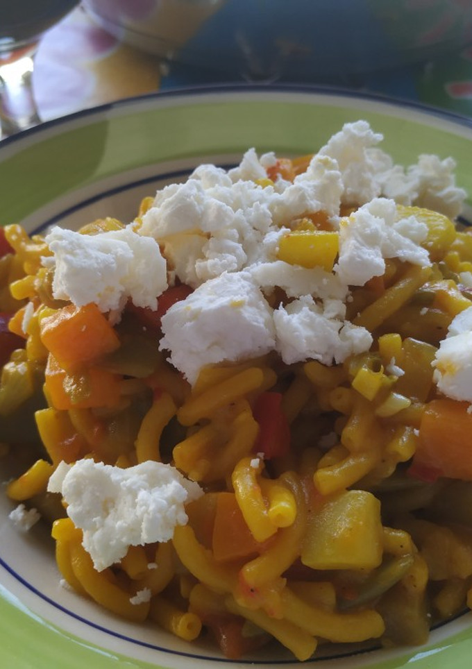 Una foto de Fideuá de verduras