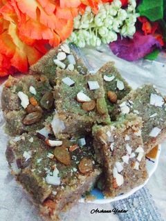 सूजी की बर्फी (suji ki barfi recipe in Hindi) रेसिपी मुख्य फोटो