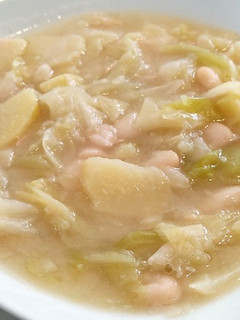 Una foto de Caldo do pobre