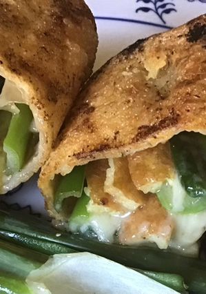 A picture of California Farm Egg and Cheese Rolls.
