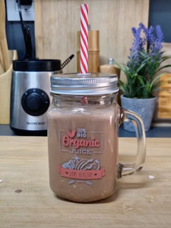 Una foto de Batido de café con plátano y crema de cacahuete