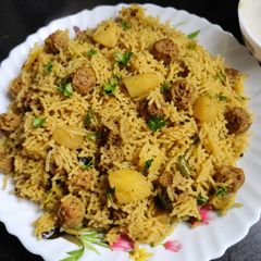 A picture of Easy Soya Chunks Potato Pulao 🍚🥔.