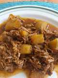 Carne de res en salsa de chile pasilla