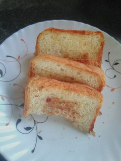 A picture of Bread Jam.