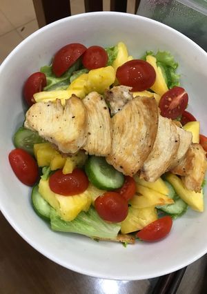 Hình của món Salad hoa quả lườn gà.