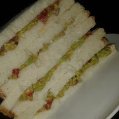 A picture of My simple vegan Guacamole sandwich dressed with ginger.