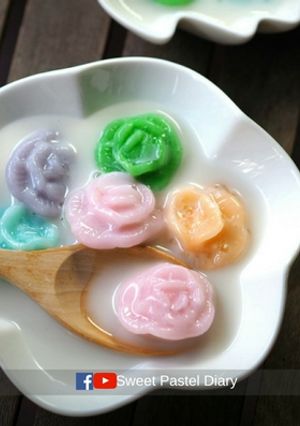 รูปของ บัวลอย 5 สี เพิ่มลูกเล่นเป็นลายกุหลาบ