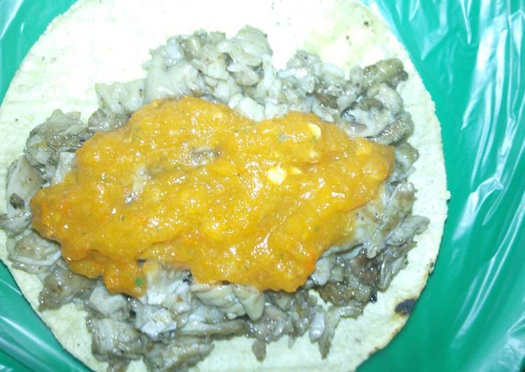 Tacos de tripa de res a la Mario, s