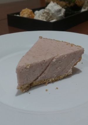 Una foto de Pay de fresa helado 🍰🍓