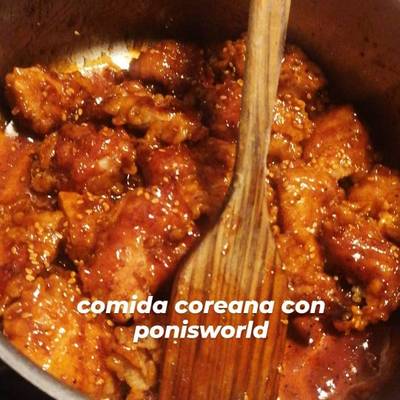 Pollo rebozado picante estilo coreano ? Receta de Andrea Bellver- Cookpad