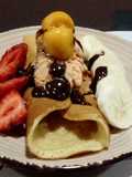 Panqueque frutado con helado