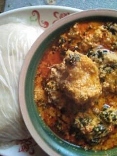 A picture of Melon soup and semo.