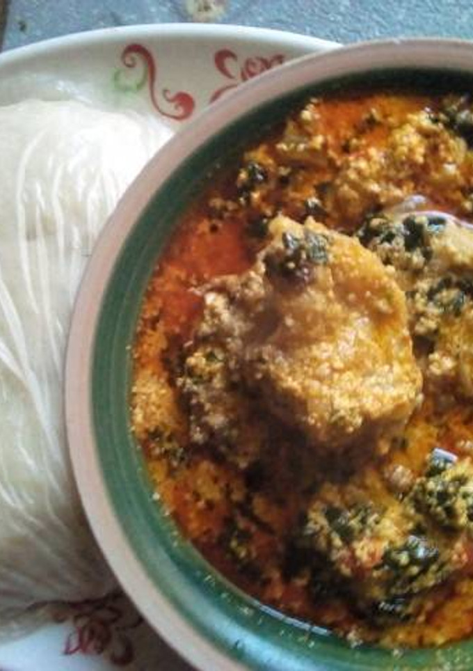 A picture of Melon soup and semo.
