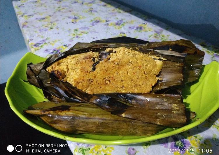 Pepes tahu Belondo teri nasi