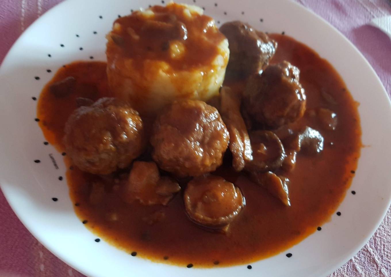 Albóndigas con boletus
