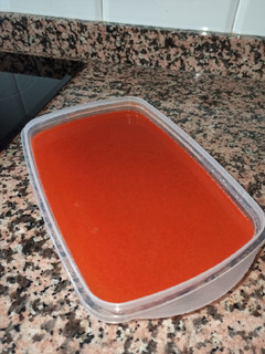 Una foto de Caldo base de langostinos