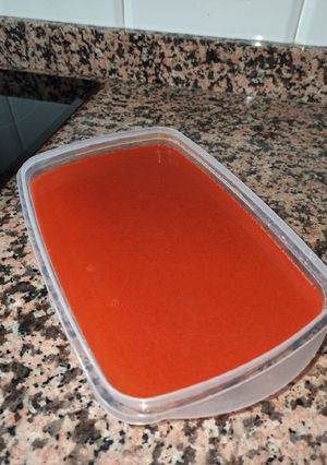 Una foto de Caldo base de langostinos