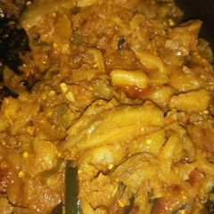 A picture of Khatey Baingan 🍆.