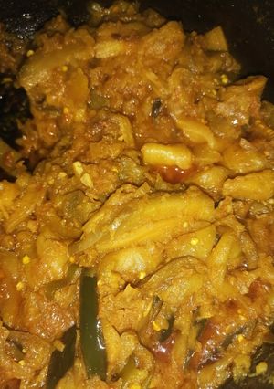 A picture of Khatey Baingan 🍆.