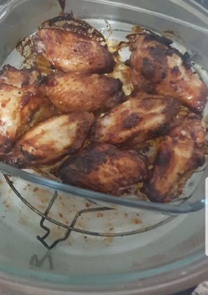 Una foto de Alitas con salsa barbacoa