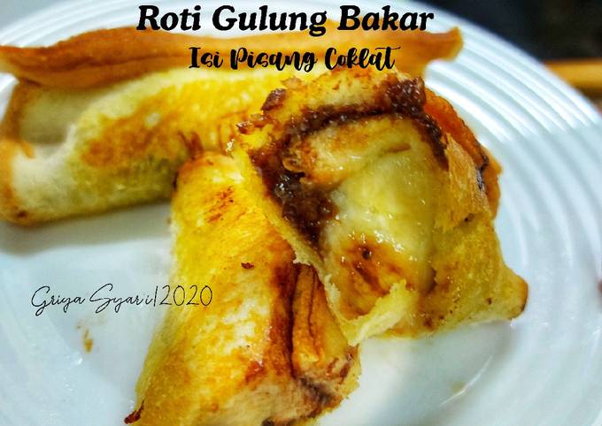 Roti Gulung Bakar Isi Pisang Coklat