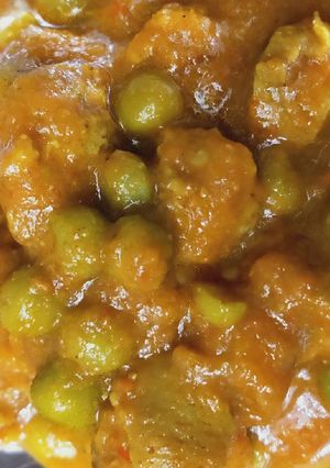 A picture of Mini soya chunks with peas.