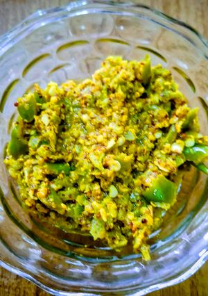 A picture of Instant chilli pickle.