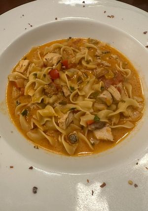 A picture of Creamy Chicken Cacciatore Soup.