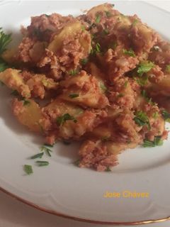 Una foto de Revuelto de carne con papas