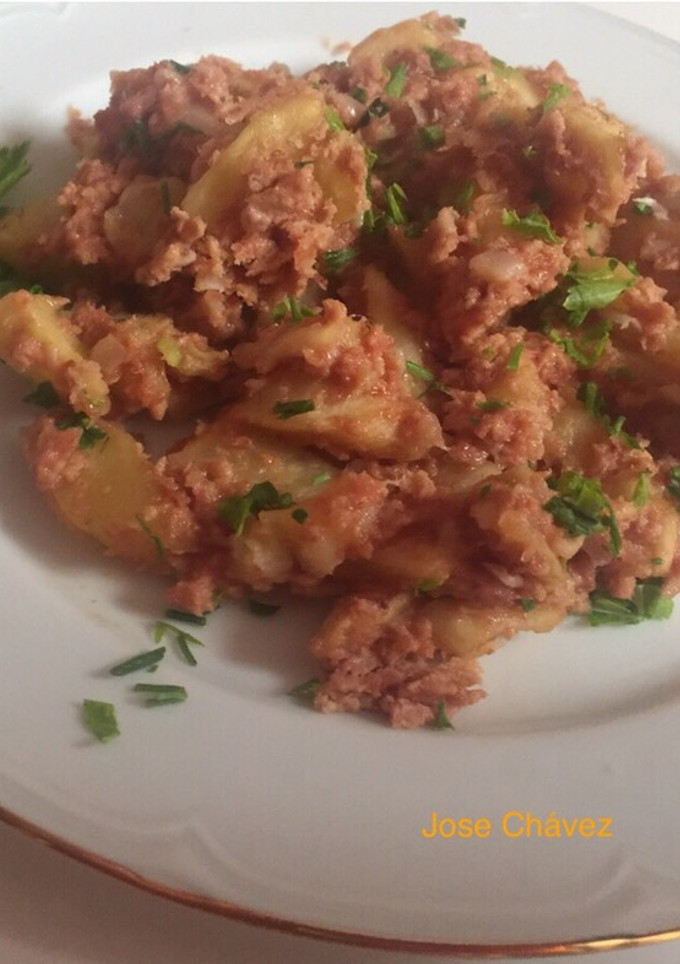 Una foto de Revuelto de carne con papas