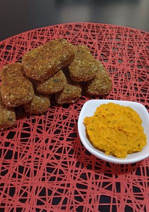 Una foto de 'Nuggets' veganas de lentejas -con dip de zanahoria y girasol- :)