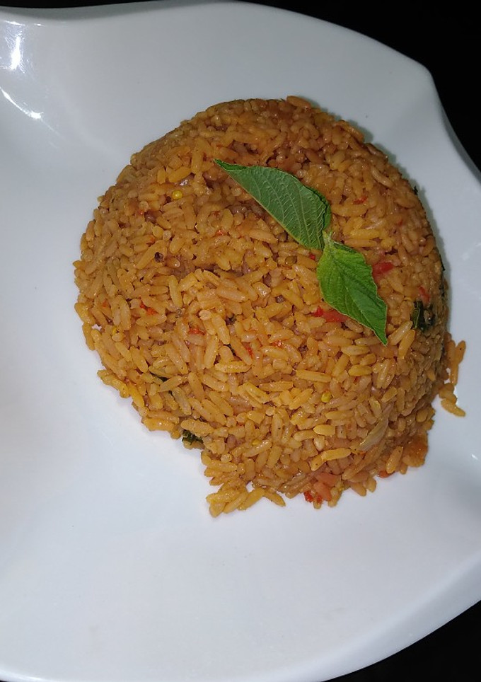 A picture of Party jollof.