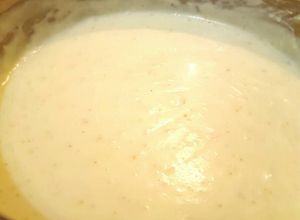Una foto de Salsa blanca fácil y sin grumos