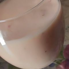 A picture of Mango & Strawberry Smoothie.