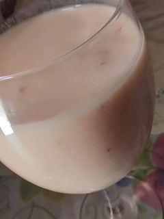 A picture of Mango & Strawberry Smoothie.