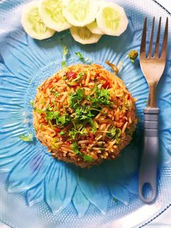 तवा पुलाव (tawa pulao recipe in marathi) रेसिपी चे मुख्य फोटो