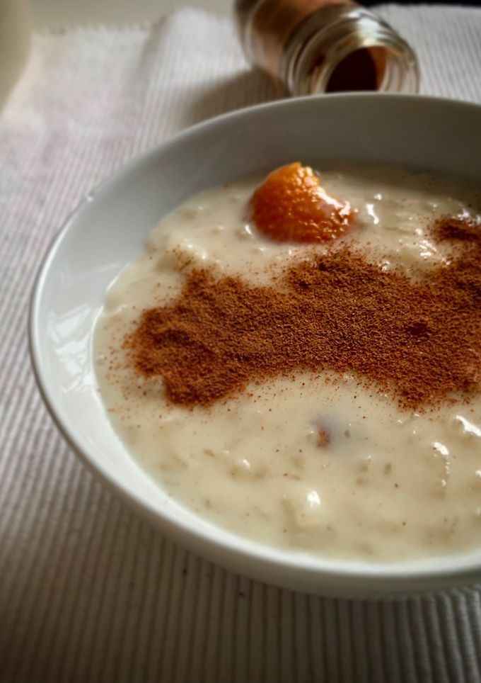 Una foto de Arroz con leche en Thermomix con naranja