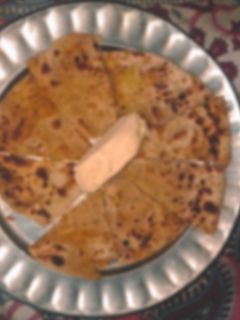 आलू का पराठा (aloo ka paratha recipe in Hindi) रेसिपी मुख्य फोटो