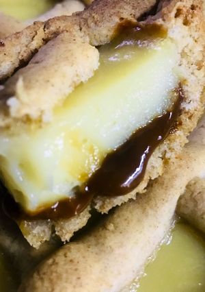 Una foto de Pasta frola de pastelera con dulce de leche